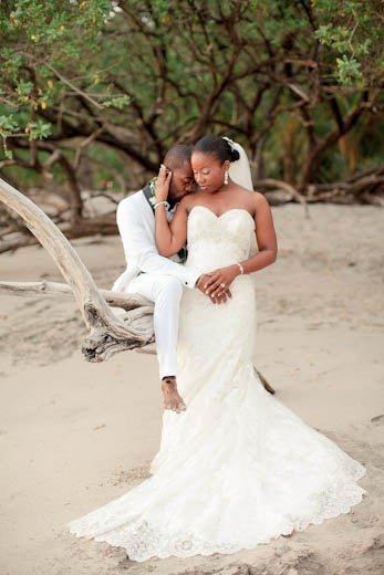 Bridal Bliss: Niambi and Troy’s Costa Rica Wedding Photos
