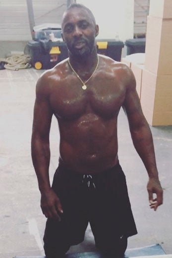 Watch Idris Elba Work Out Shirtless!
