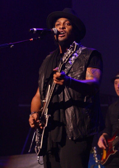 Coffee Talk:  D’Angelo to Perform on ‘Saturday Night Live’