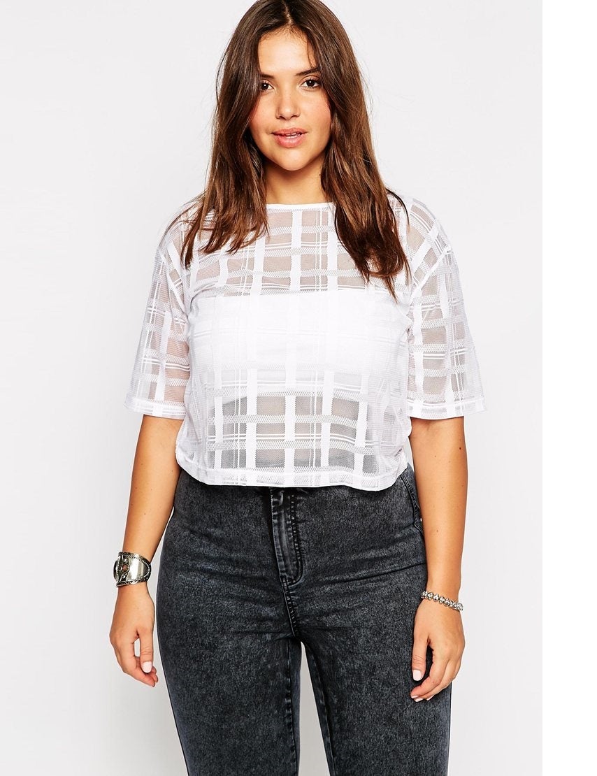 Monochromatic Muses: A Curvy Girl's Guide for Head-to-Toe Hues
