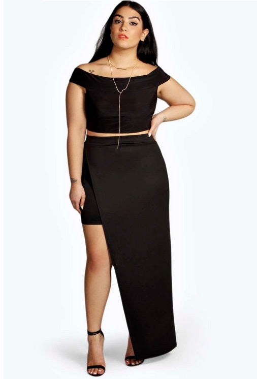 Monochromatic Muses: A Curvy Girl's Guide for Head-to-Toe Hues
