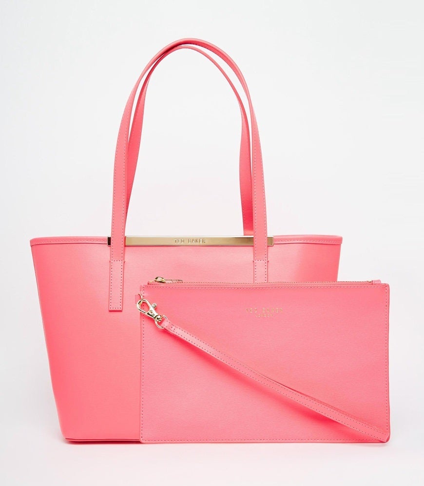 Monochromatic Muses: A Curvy Girl's Guide for Head-to-Toe Hues
