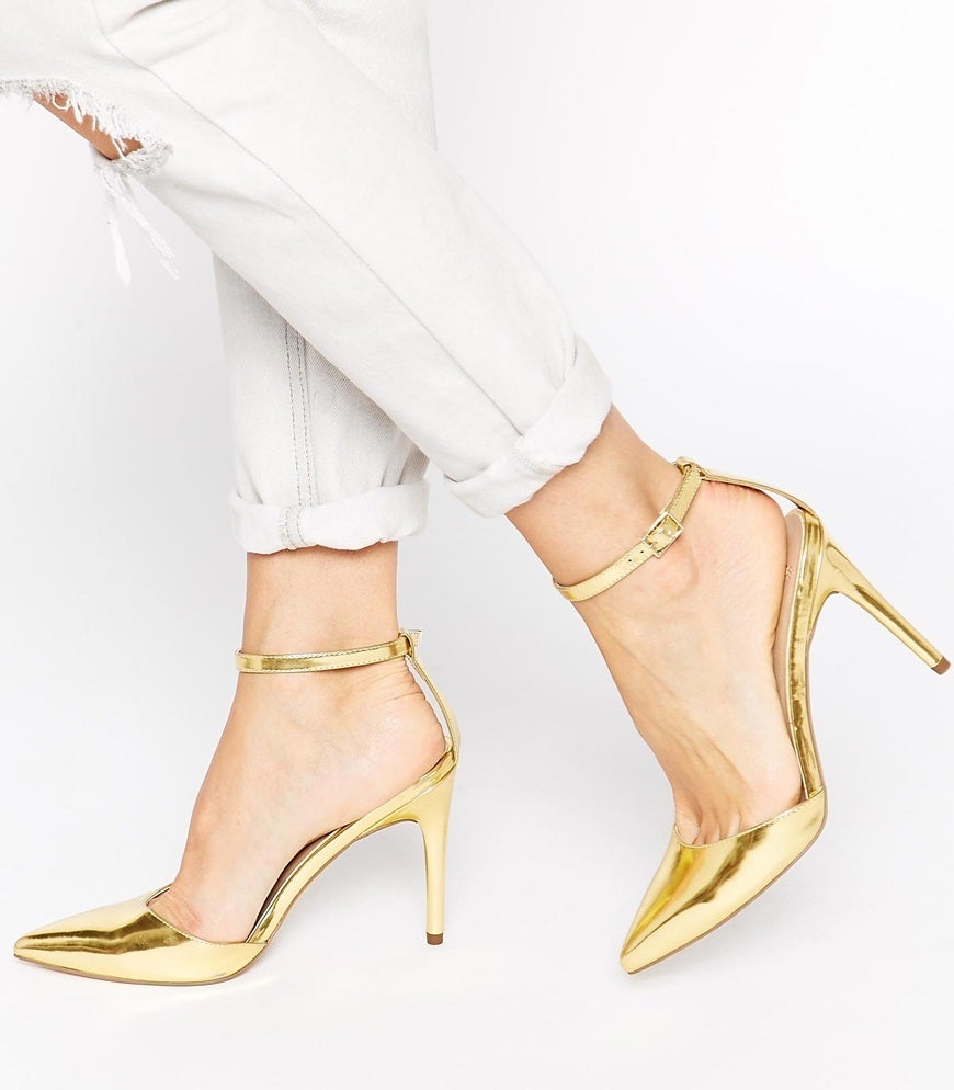 Monochromatic Muses: A Curvy Girl's Guide for Head-to-Toe Hues
