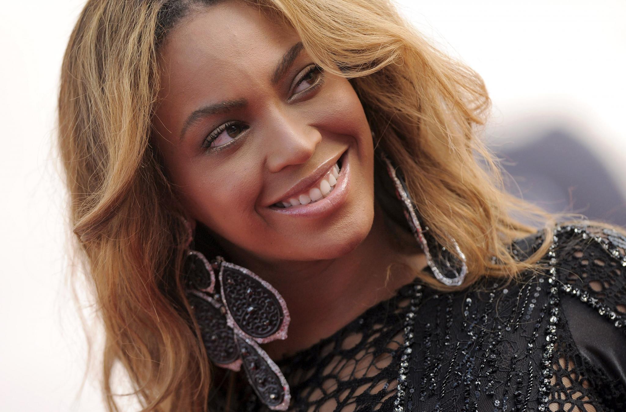 9 Must-Try Celebrity Fragrances