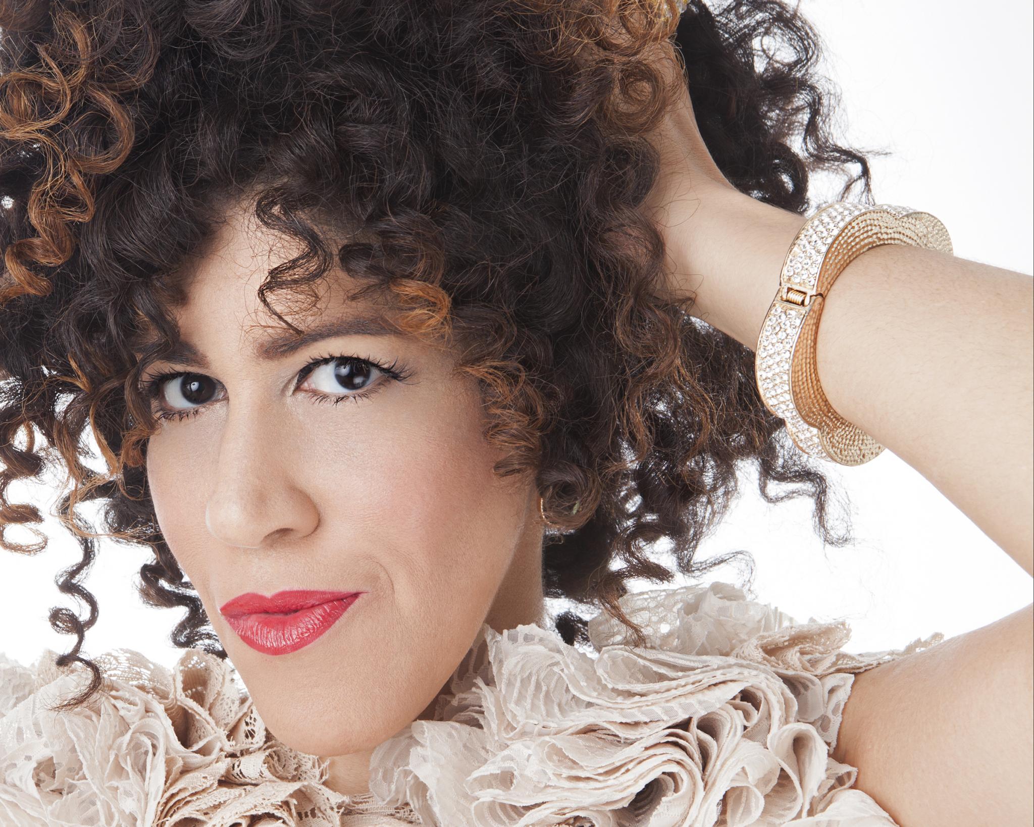 Rain Pryor Shows Off Her Many Dimensions in One-Woman Show, 'Fried Chicken and Latkes'