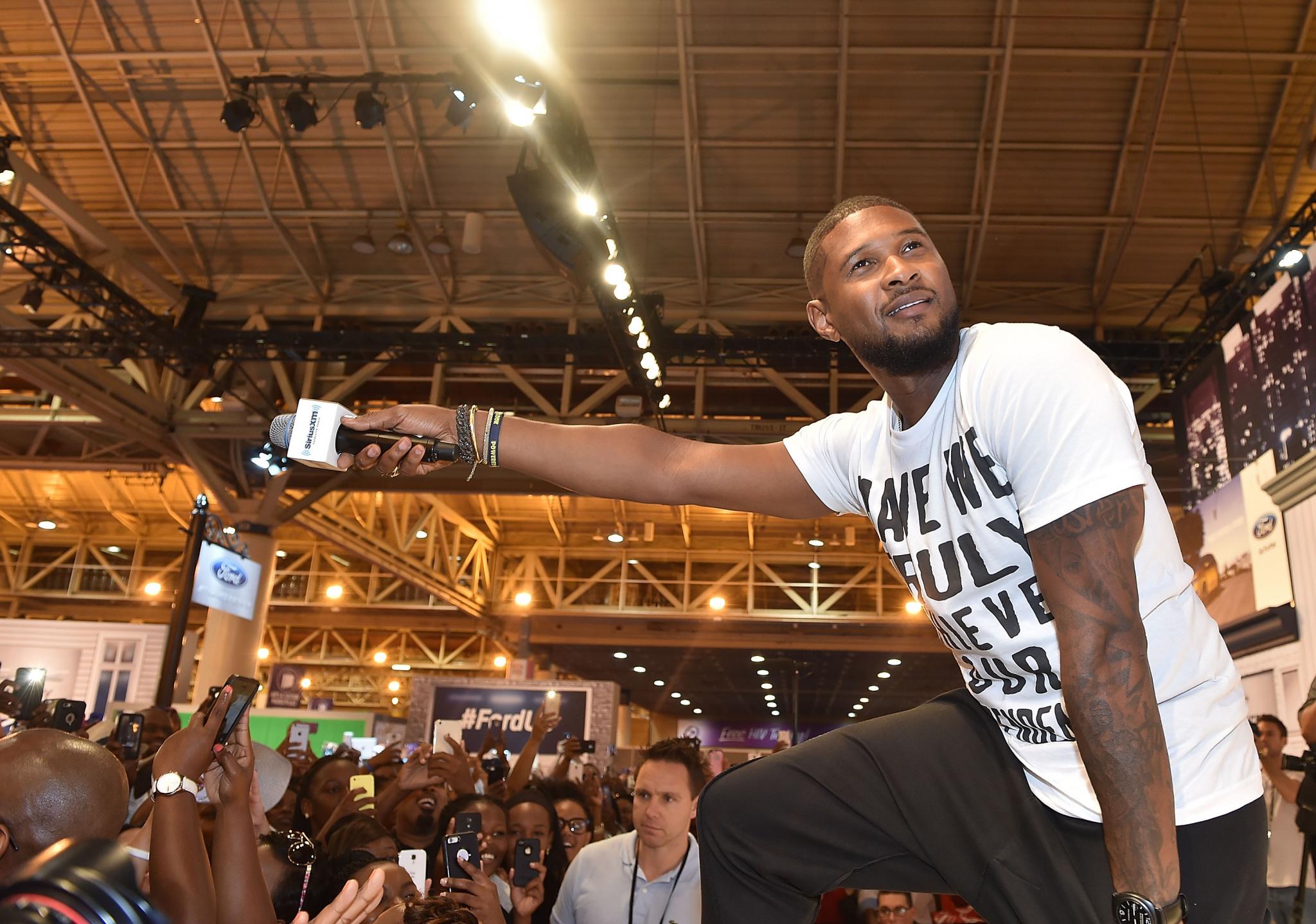 Usher Dismisses Independence Day, Shows Love to Blacks and Juneteenth at Essence Fest