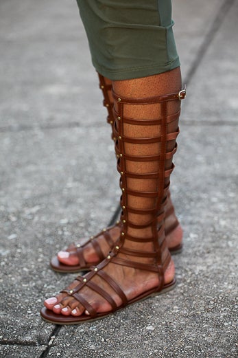 Accessories Street Style: 10 Reasons We’re Loving the Gladiator Trend