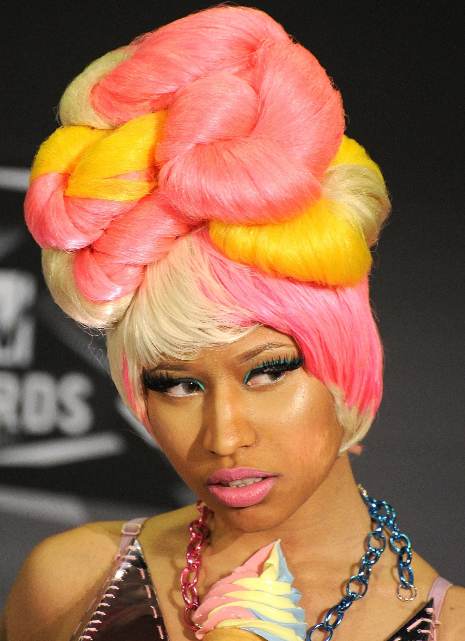 Best (& Outrageously Unique) VMA’s Hairstyles