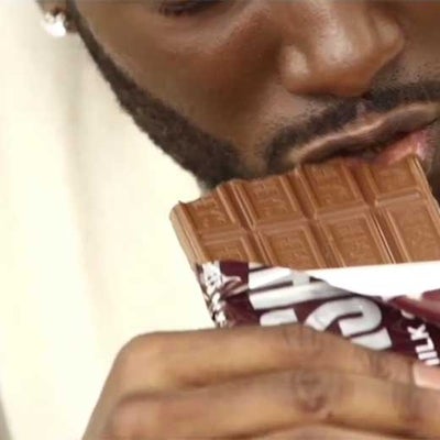 Best Video Ever! Watch What Happens When A Chocolate Bar Meets Hot Chocolate