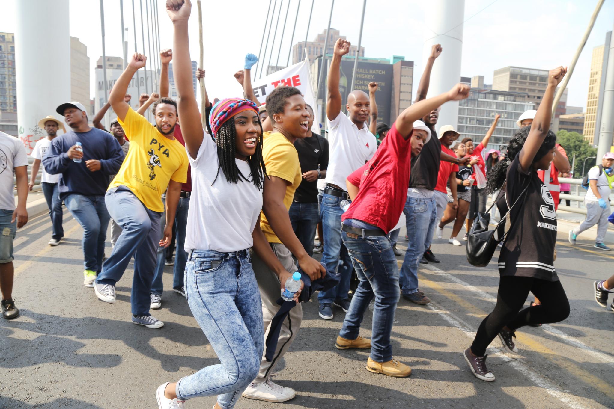 35 Powerful Photos of Student Protests on the Streets of South Africa
