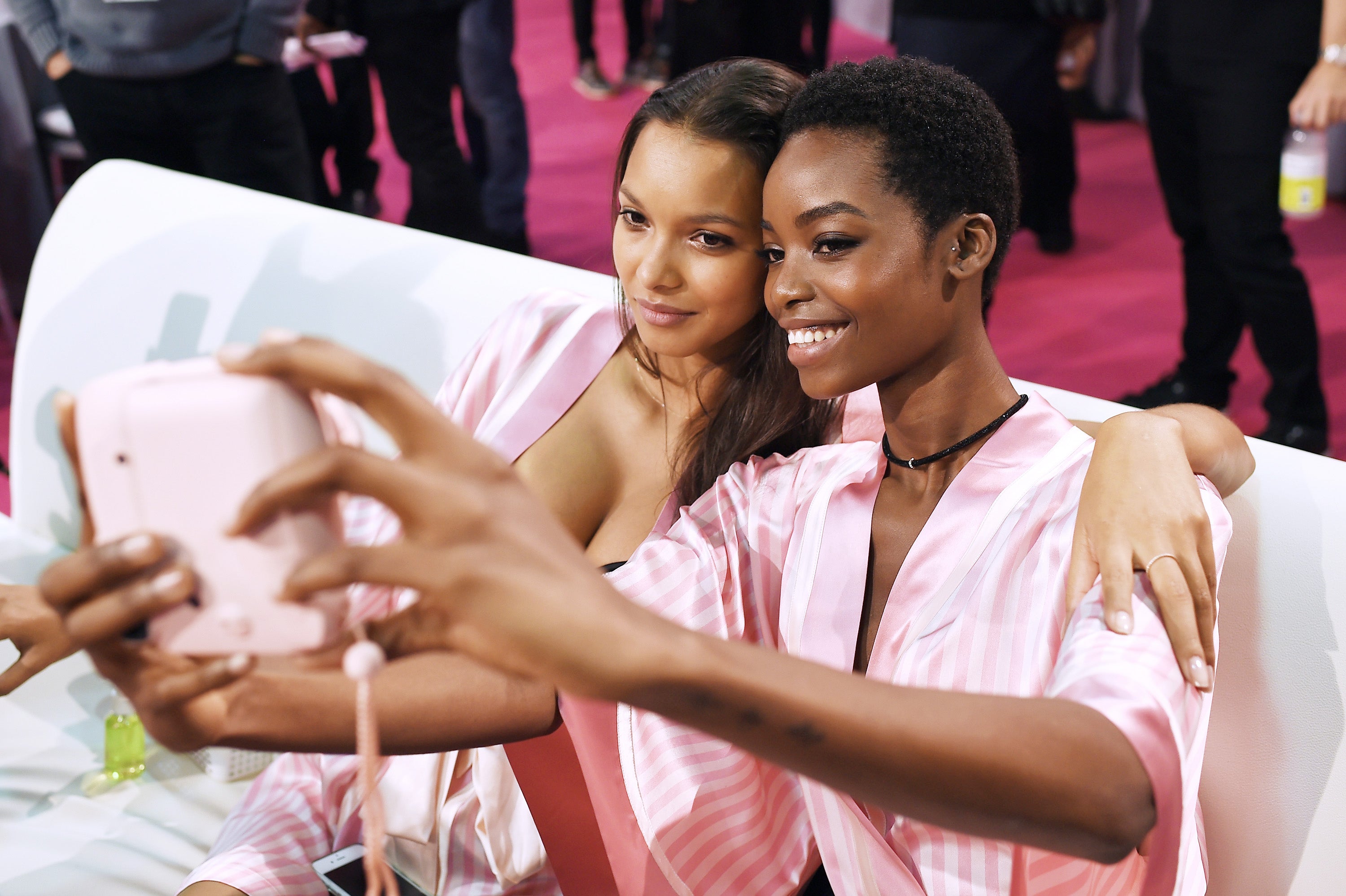 18 Backstage Beauty Moments From the Victoria’s Secret Fashion Show