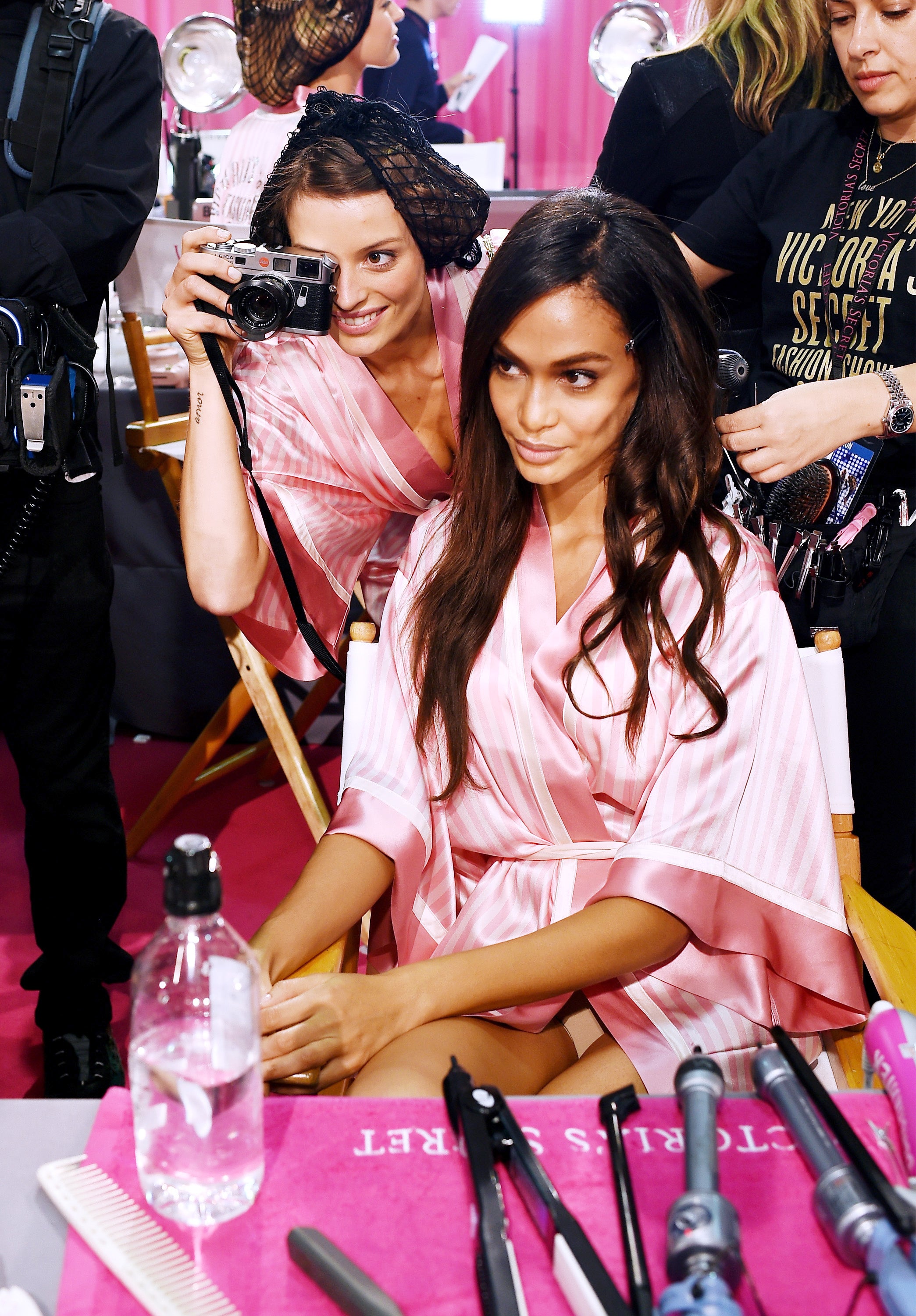 18 Backstage Beauty Moments From the Victoria’s Secret Fashion Show
