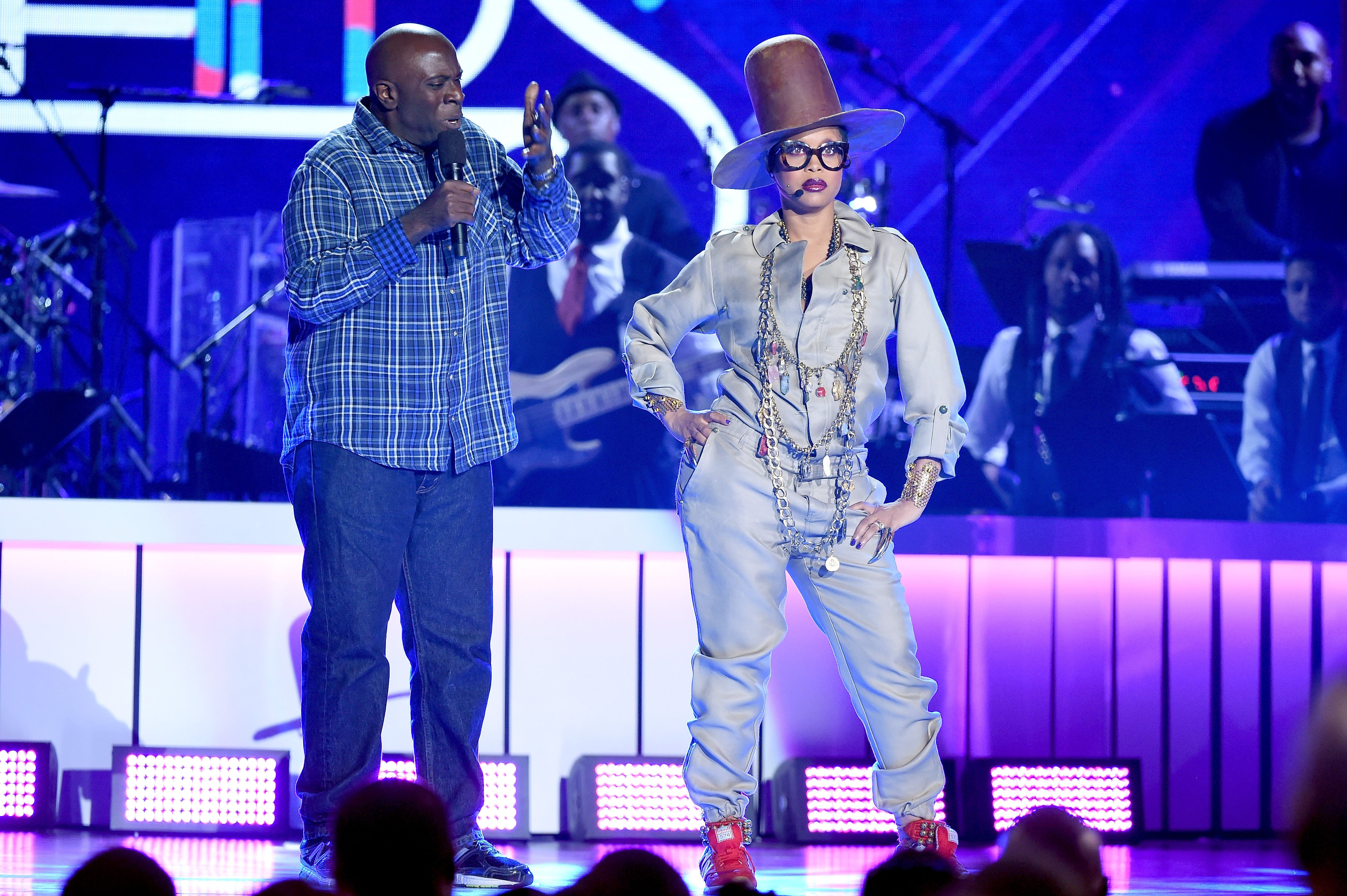 You'll Want to Watch the Soul Train Awards Just to See Erykah Badu's Statement-Making Looks