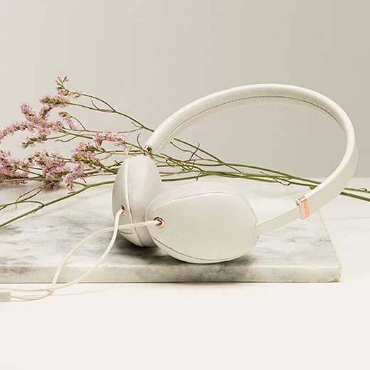 12 Holiday Gifts Your Girls Will Love You For