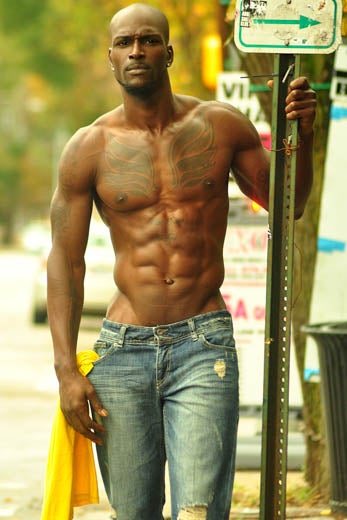 #MCM: Rising Model Ricardo Cleveland Makes Your Day
