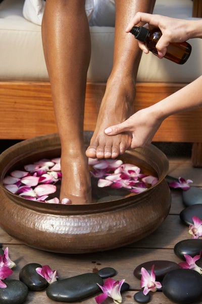 8 Ways to Give your Hands and Feet the Royal Treatment