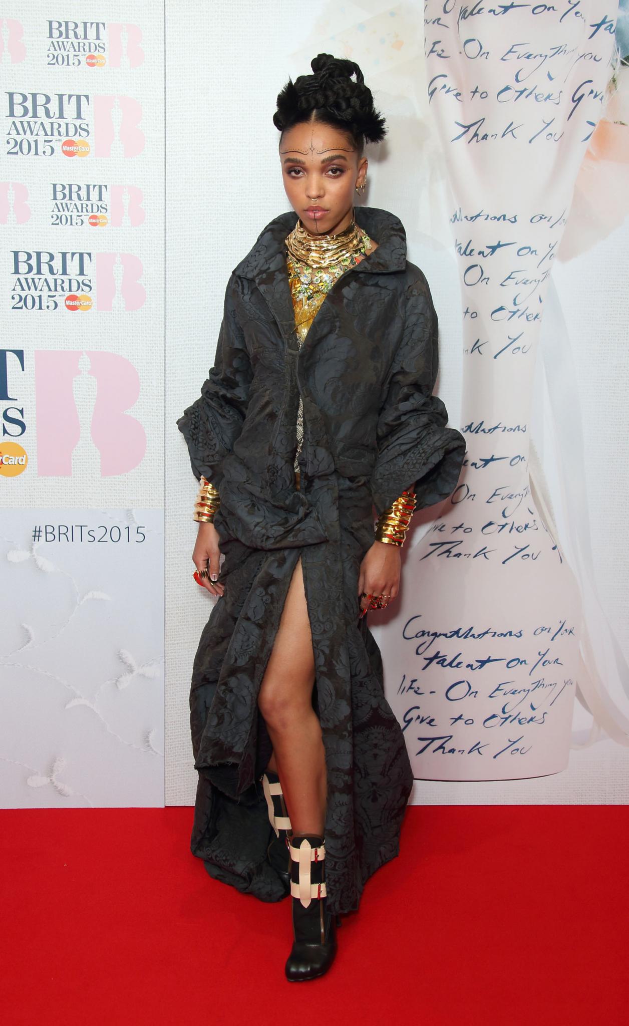 9 Reasons FKA Twigs' Eclectic Style Makes Her the Perfect Muse