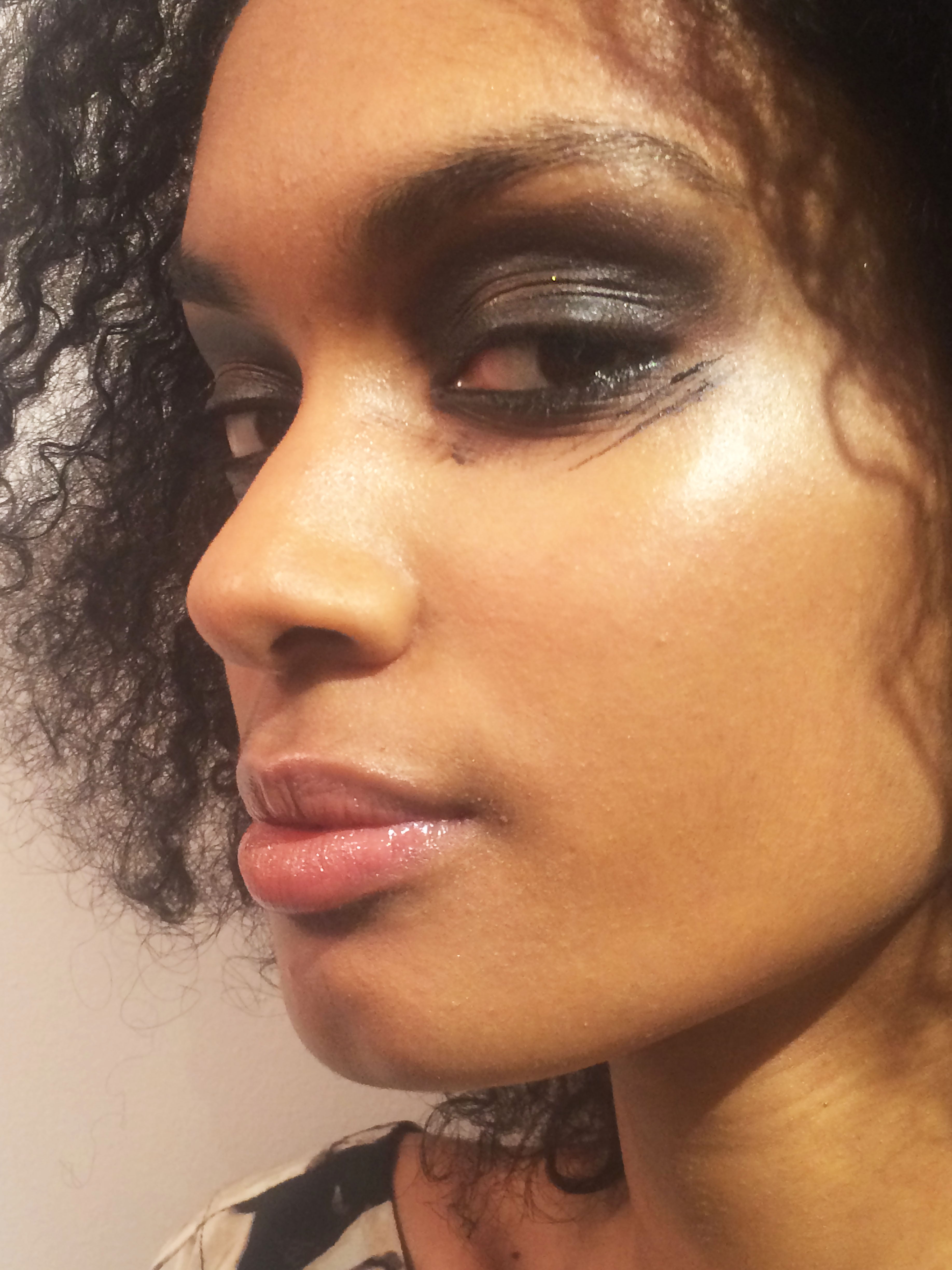 The Distressed Liner Look We're Obsessing Over Now