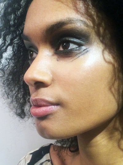 The Distressed Liner Look We’re Obsessing Over Now