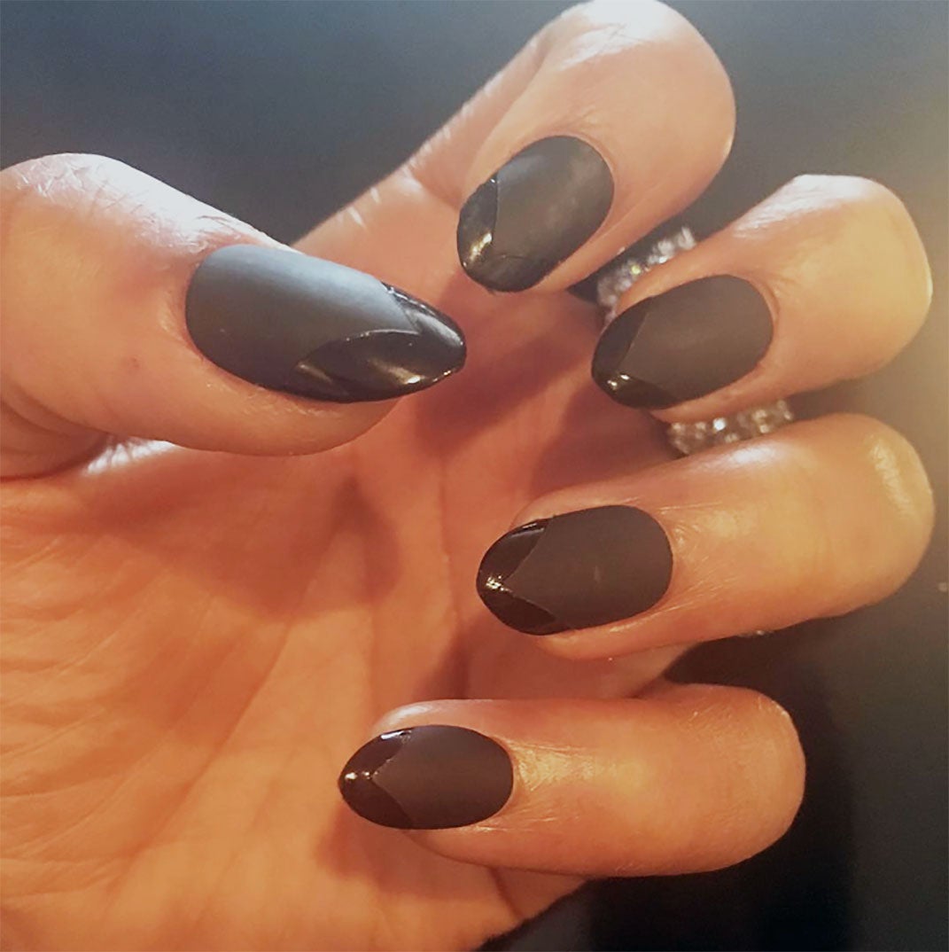 We're Obsessed: Kerry Washington's All Black Dual-Texture Oscar Manicure
