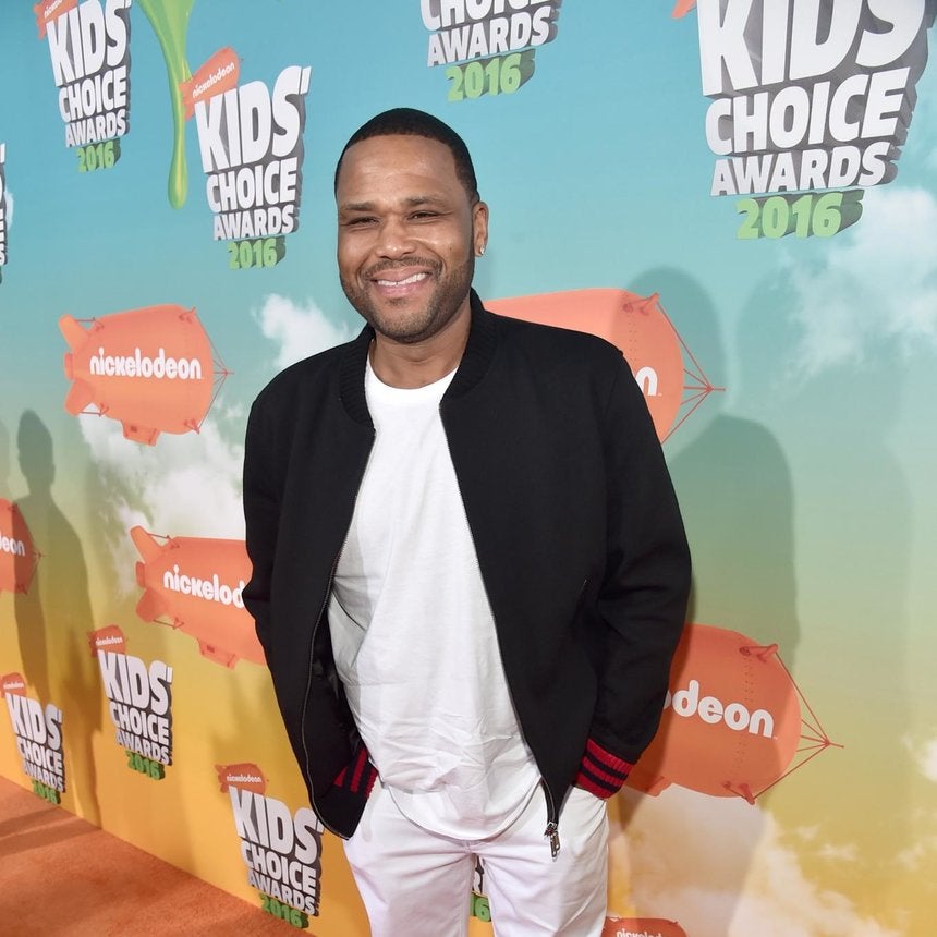 VH1 Will Celebrate Mother's Day With a Special Event Hosted by Anthony Anderson
