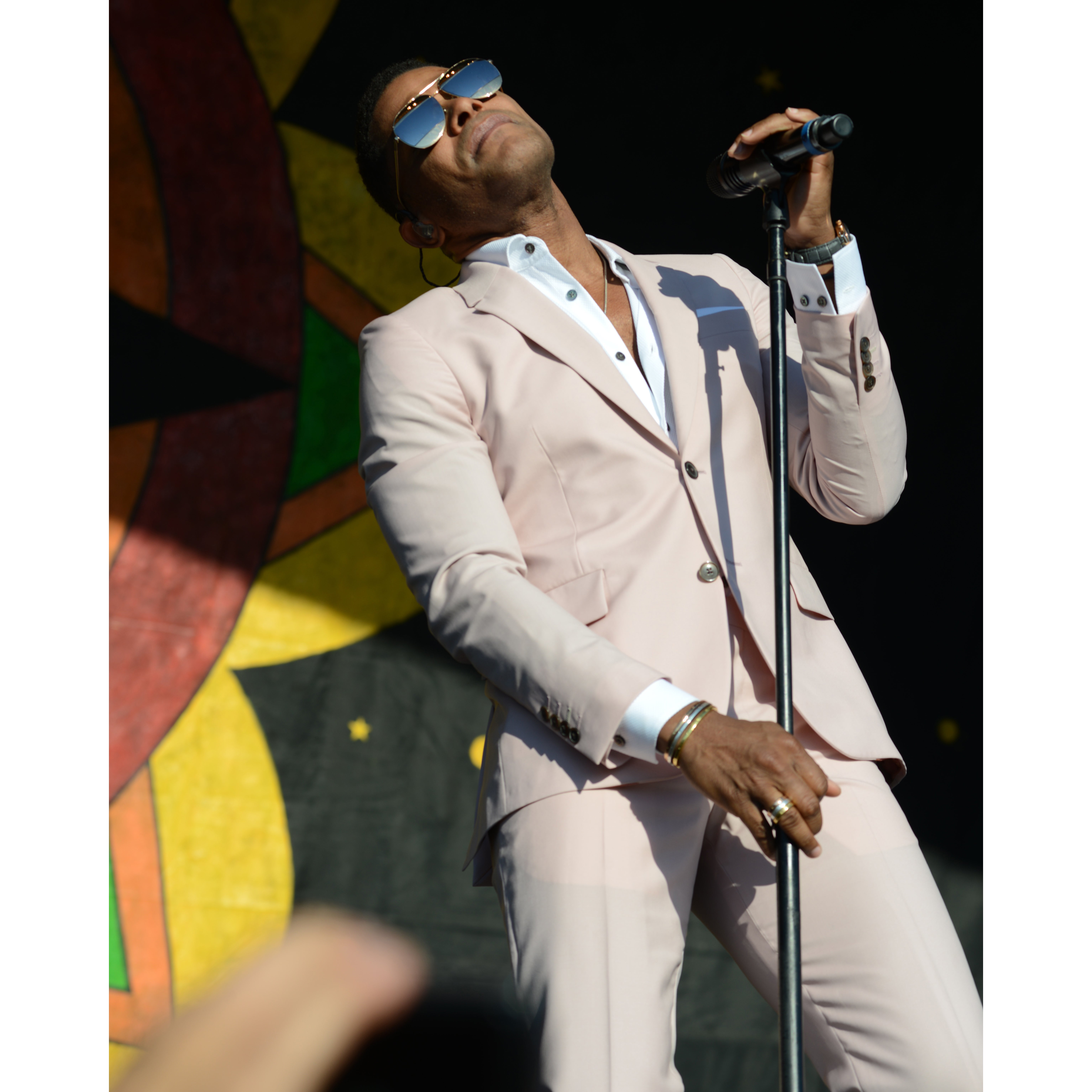 ESSENCE Fest Headliner Maxwell Remembers Prince as 'The Greatest'
