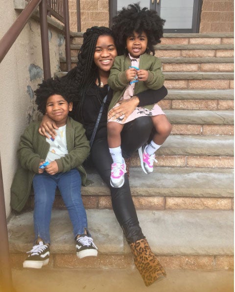 18 Mommy Bloggers Who Make it Work and Give Us Life
