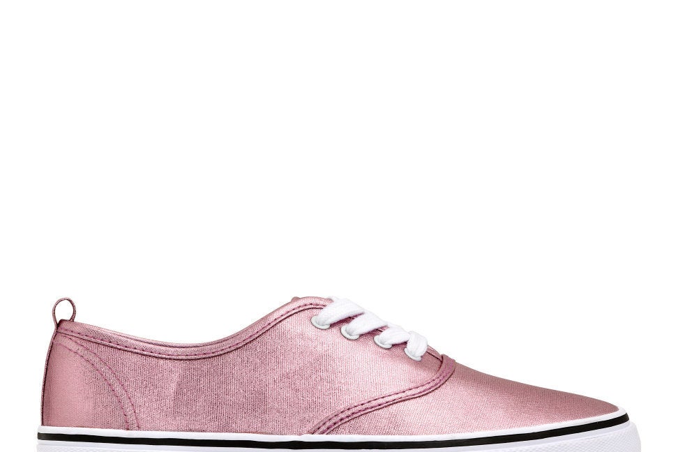 15 Stylish Sneakers (All Under 100) That You Can Wear With Your Spring