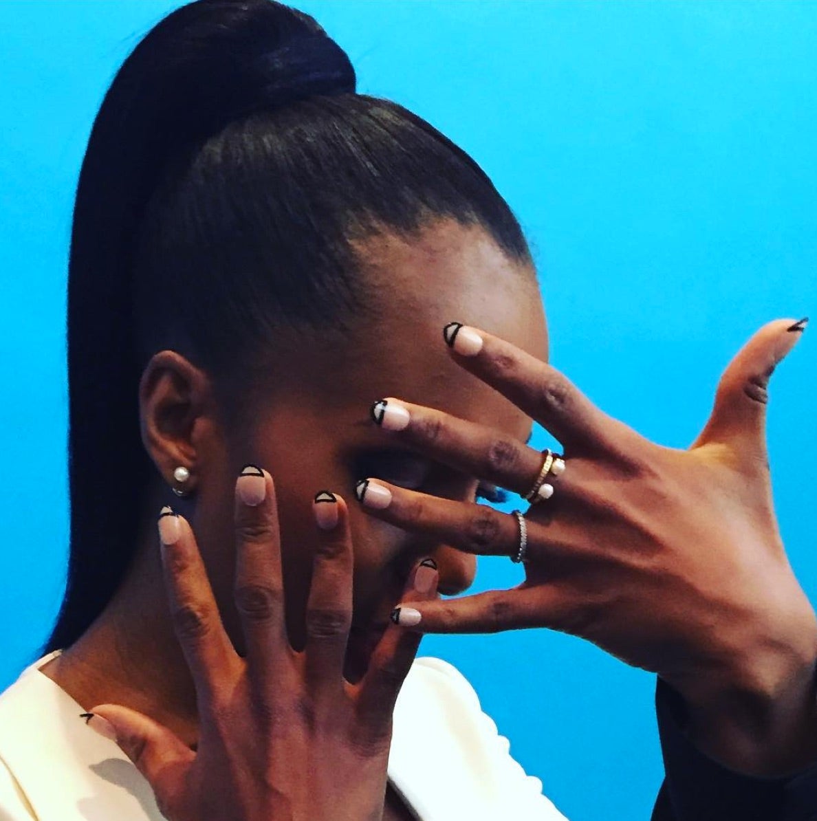 Did You See Kerry Washington's Sleek Pony and Graphic Nails?
