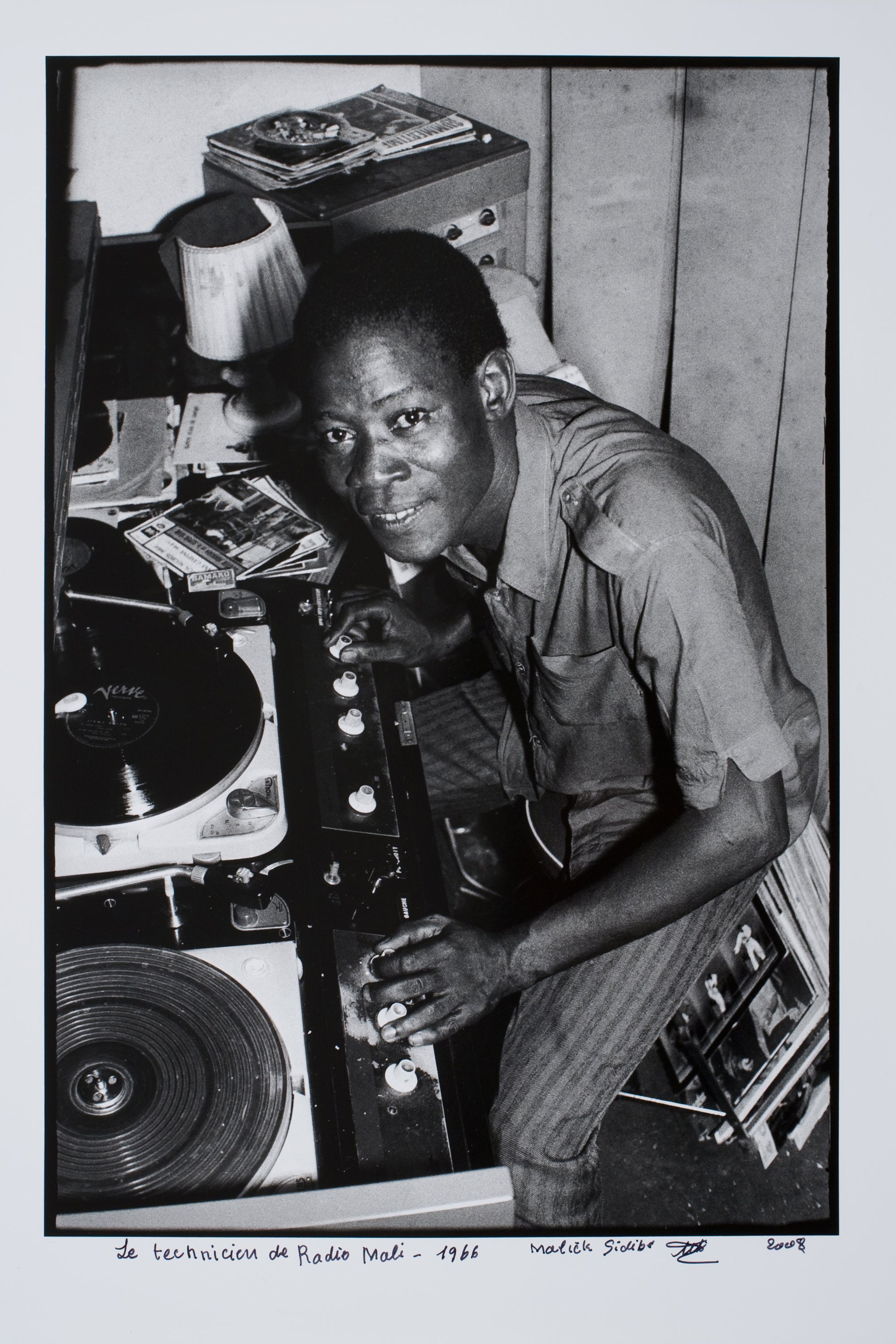 Remembering Legendary Malian Photographer Malick Sidibe
