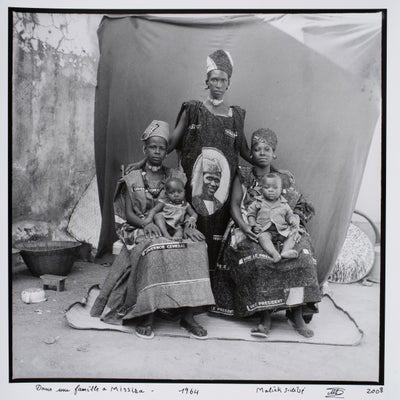 Remembering Legendary Malian Photographer Malick Sidibe, Whose Photos Celebrated African Style and Beauty