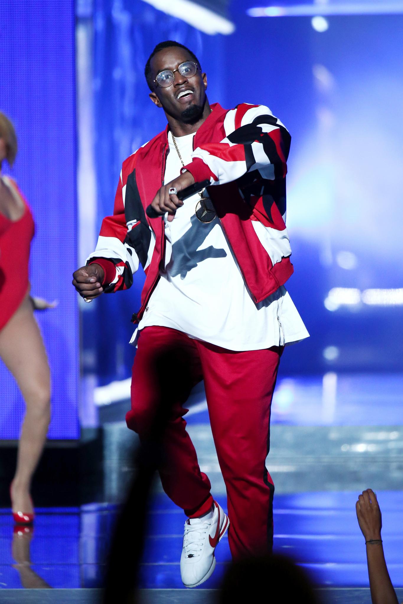 15 Reasons We Love Puff Daddy!
