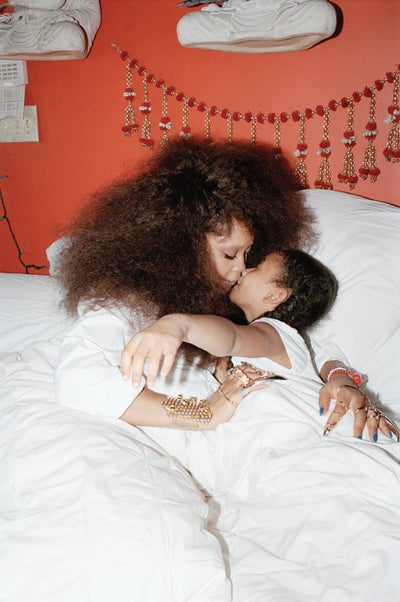 Erykah Badu Speaks On Recent Twitter Controversy, Black Lives Matter & Being Best Friends With Andre 3000