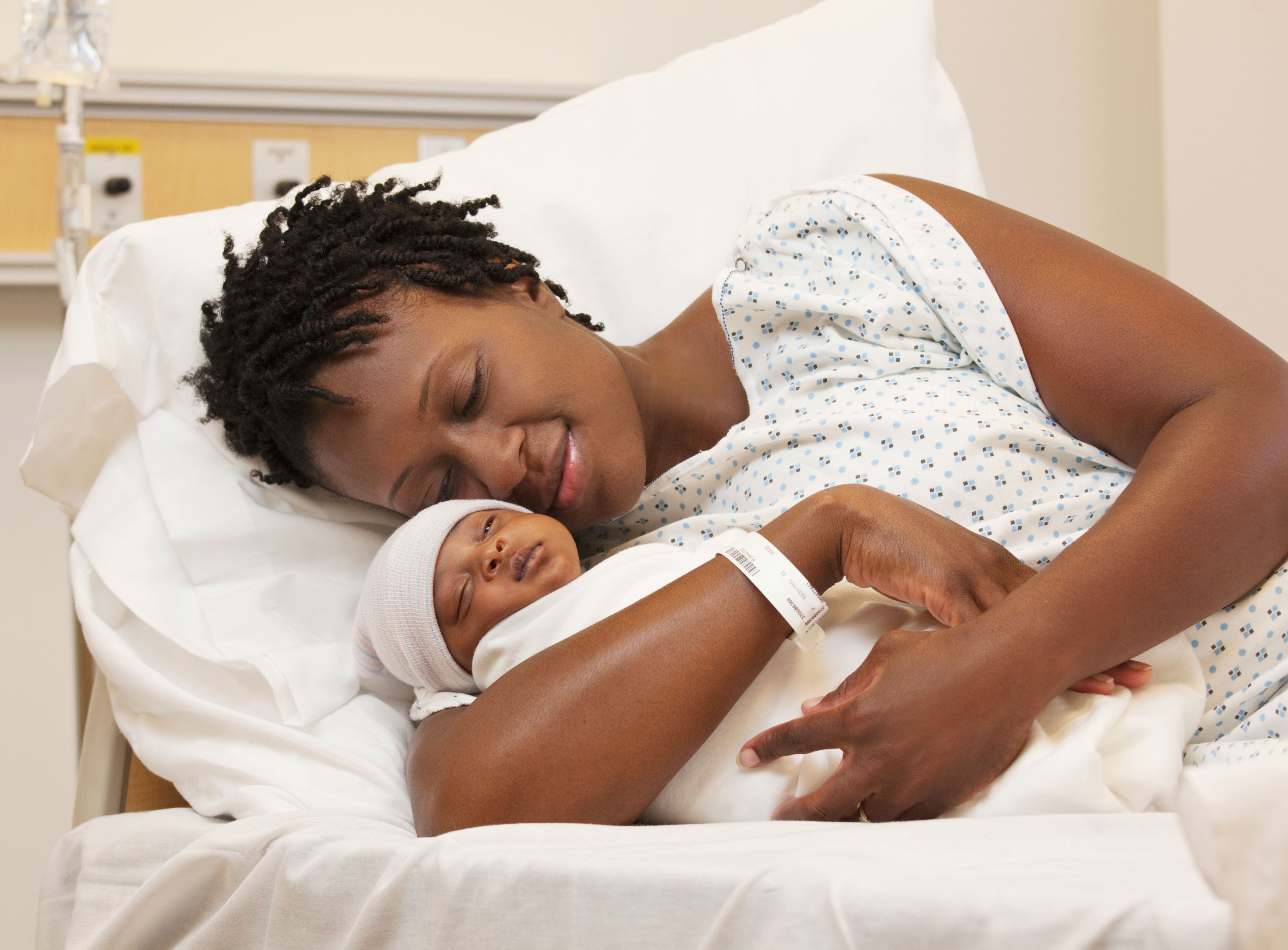 15 Ways To Help a Parent With a Baby in The NICU
