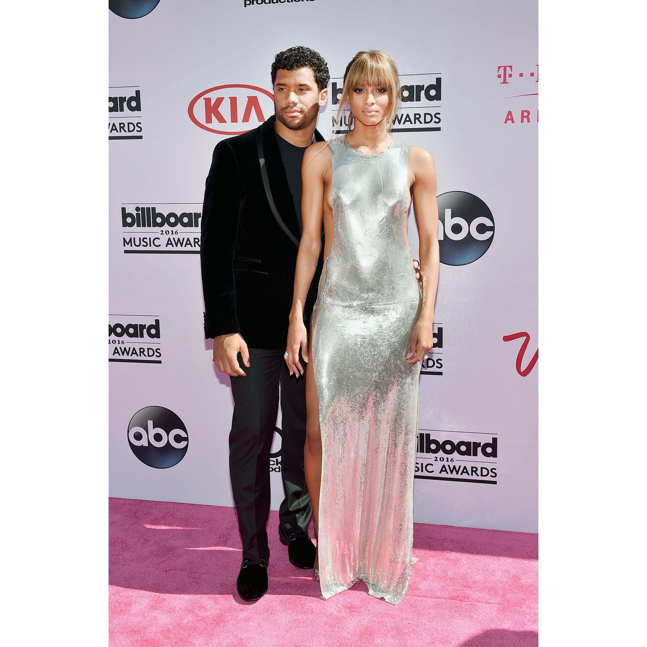 Red Carpet Recap: The 2016 Billboard Music Awards
