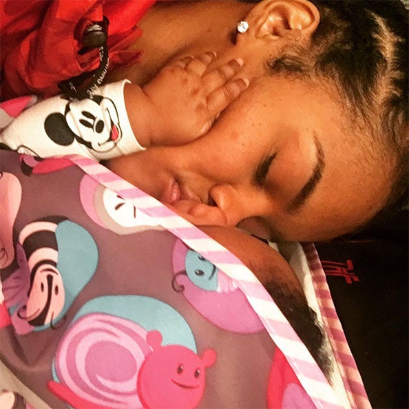 Teyana Taylor and Iman Shumpert’s Baby Girl Can’t Decide Which Parent To Kiss and It’s Adorable