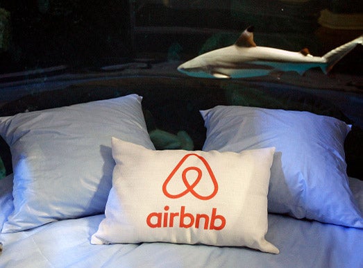 Noirbnb and Noirebnb Combat #AirbnbWhileBlack