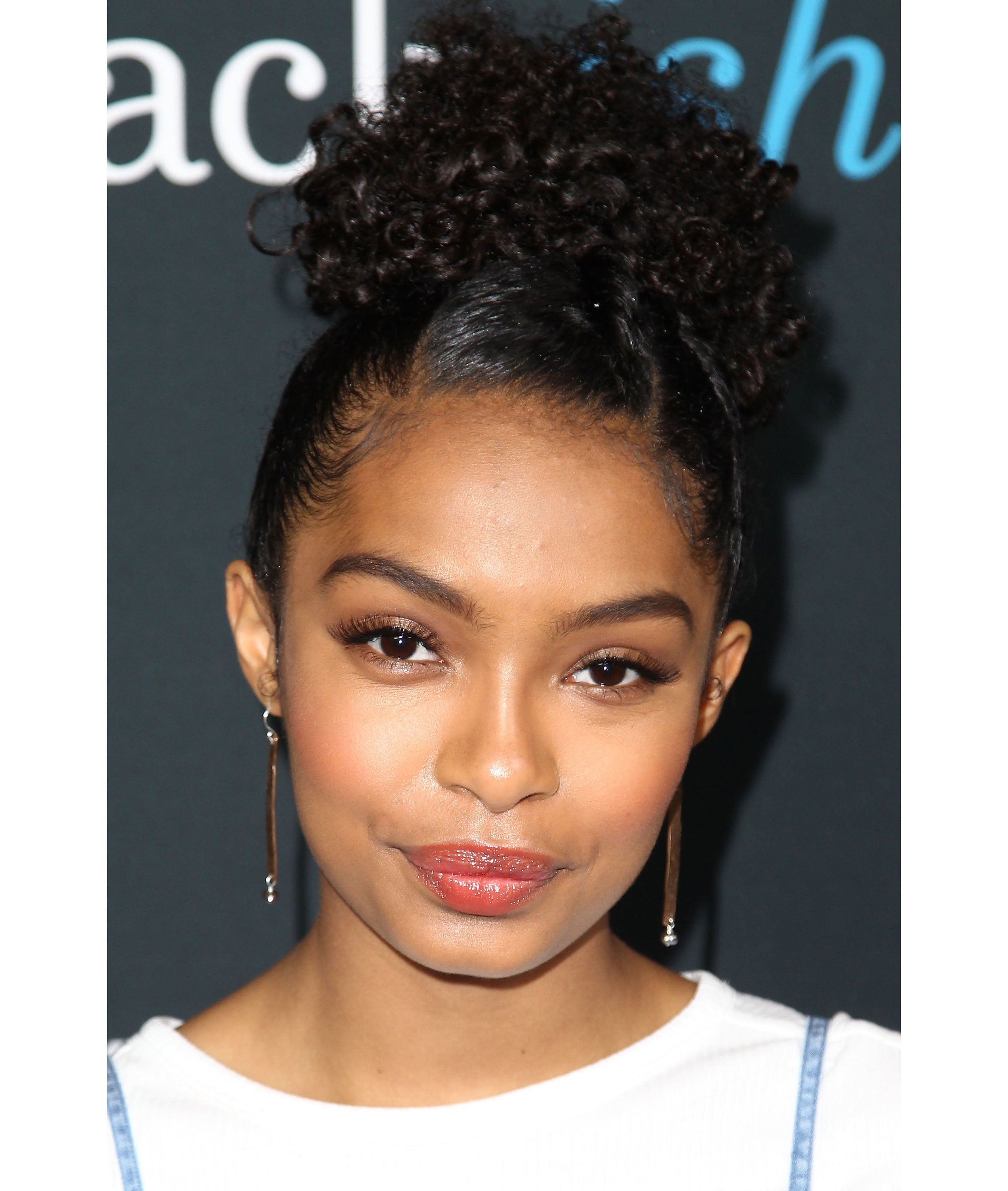 Yara Shahidi Looking For A “Nonexistent Curly Hair Emoji" To Rep Her Hair
