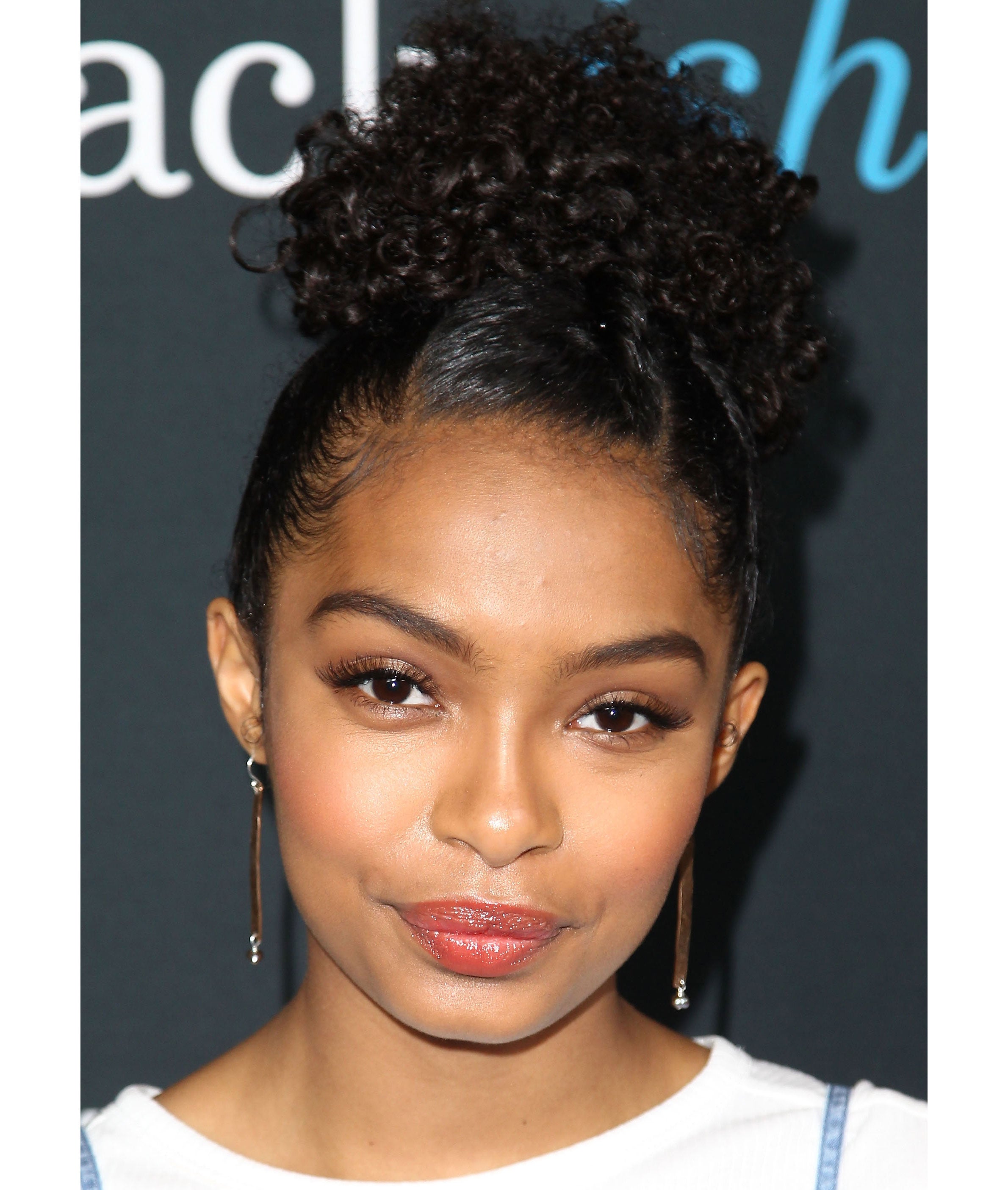 Yara Shahidi Looking For A “Nonexistent Curly Hair Emoji" To Rep Her Hair
