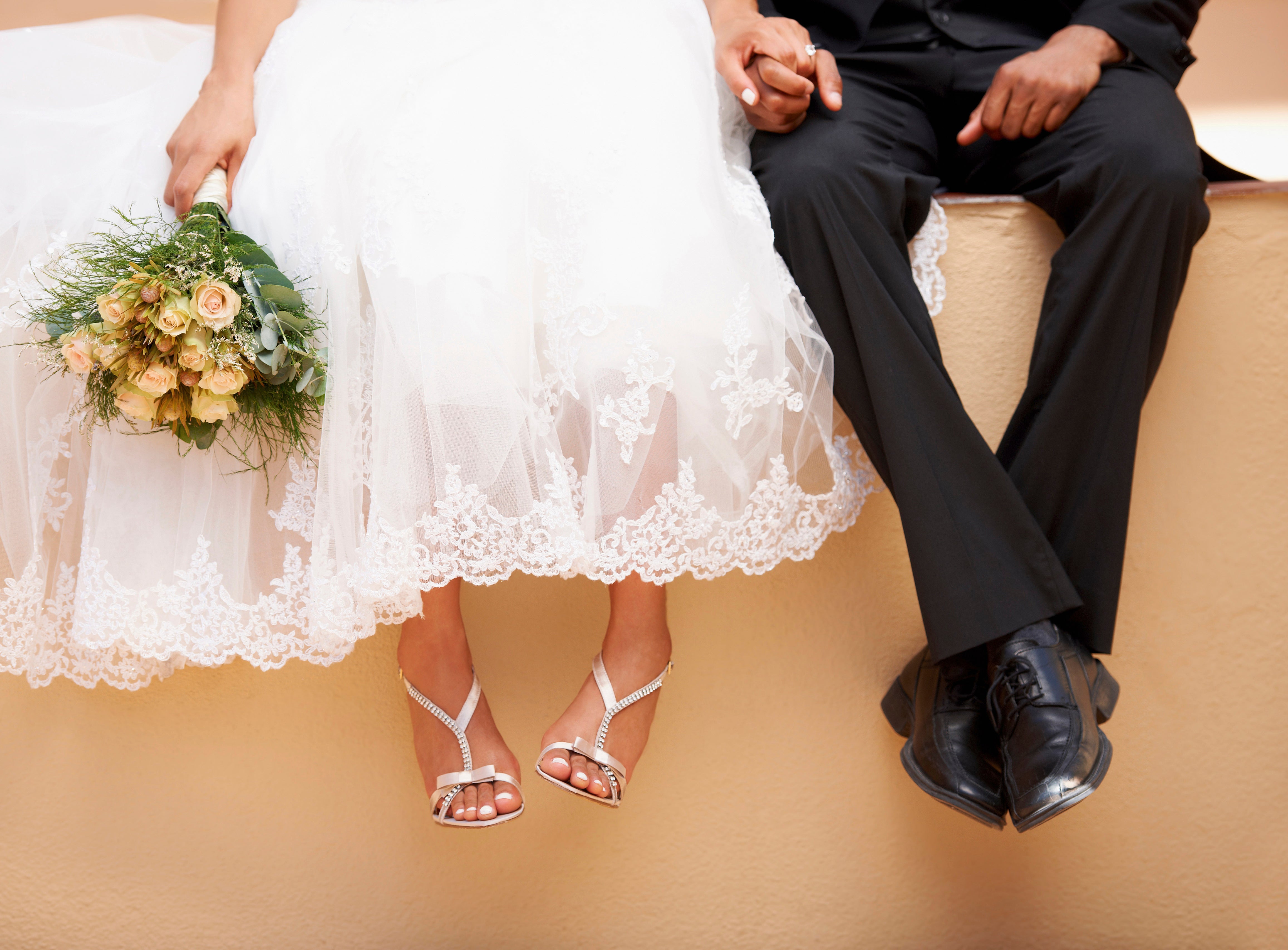 Woman Proposes to Boyfriend On Bended Knee, Video Goes Viral
