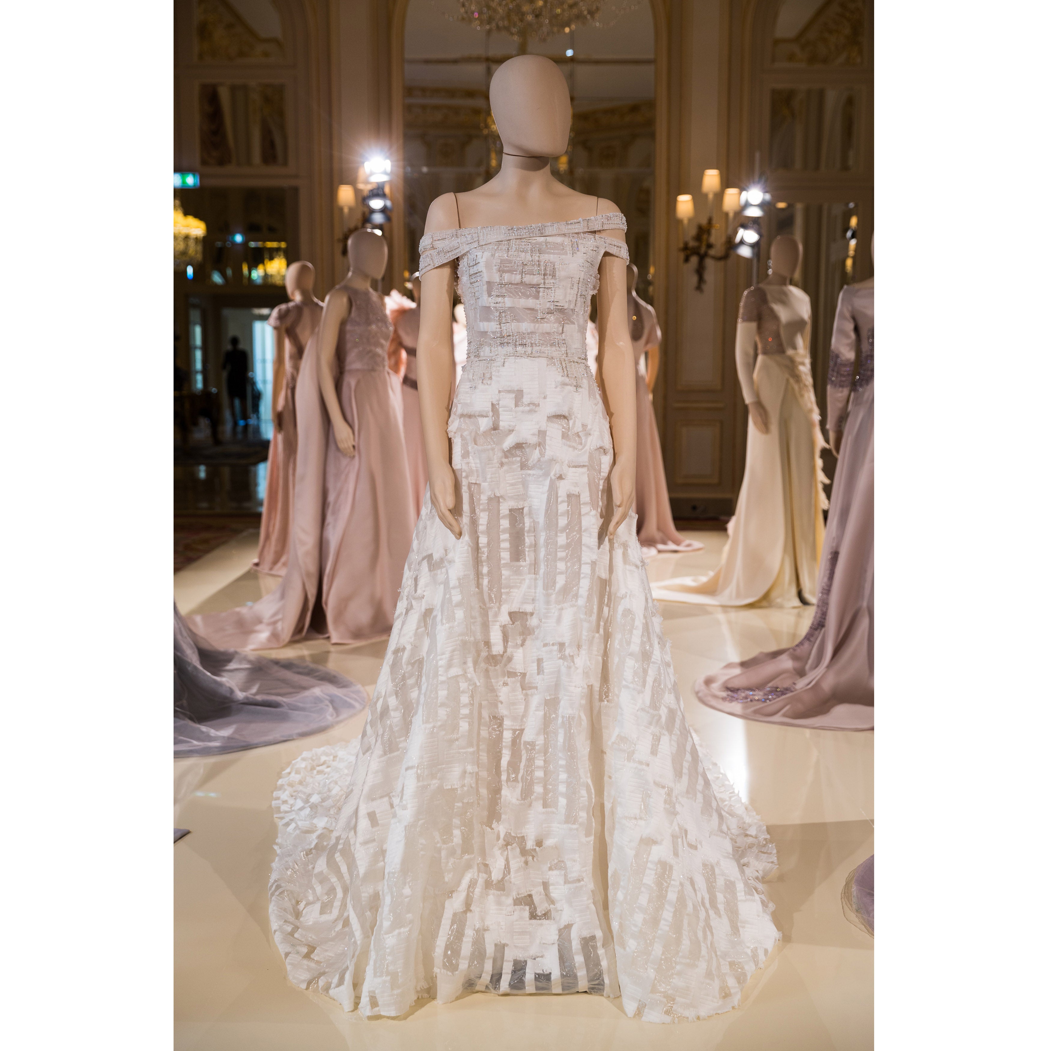 23 Stunning Wedding Dresses Fresh From The Paris Haute Couture Runway
