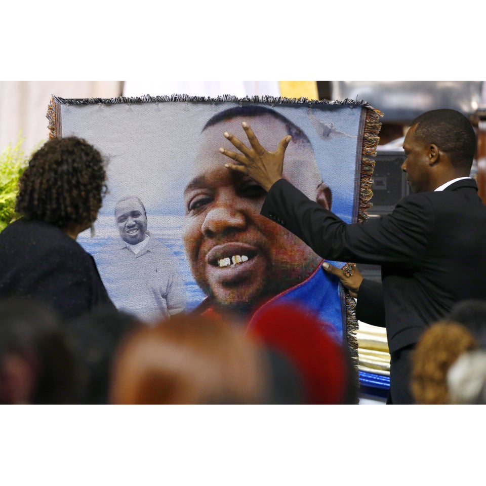 Alton Sterling’s Family Pay Their Last Respects At Open-Casket Funeral