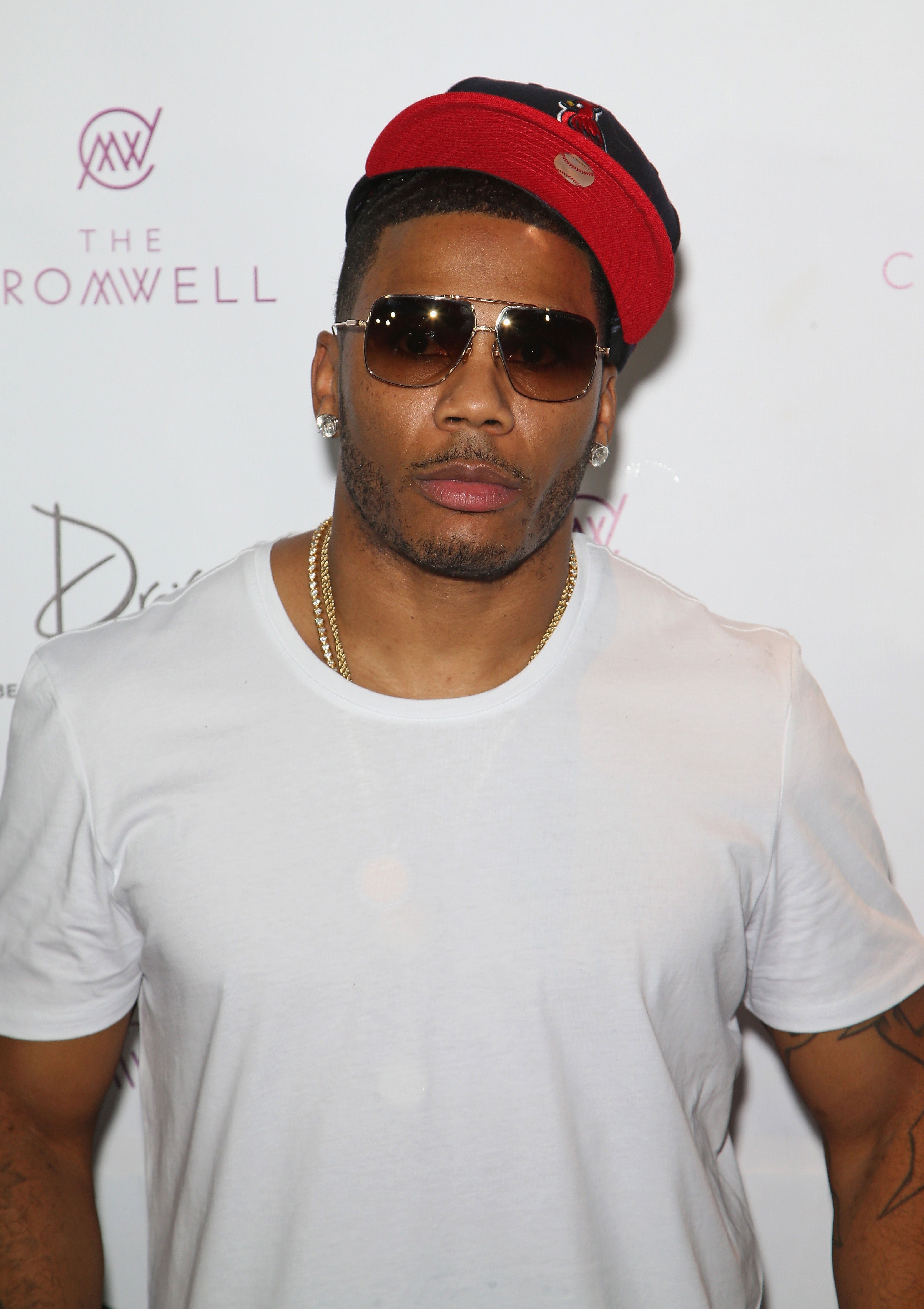 Nelly's 'Country Grammar' Goes Diamond

 
