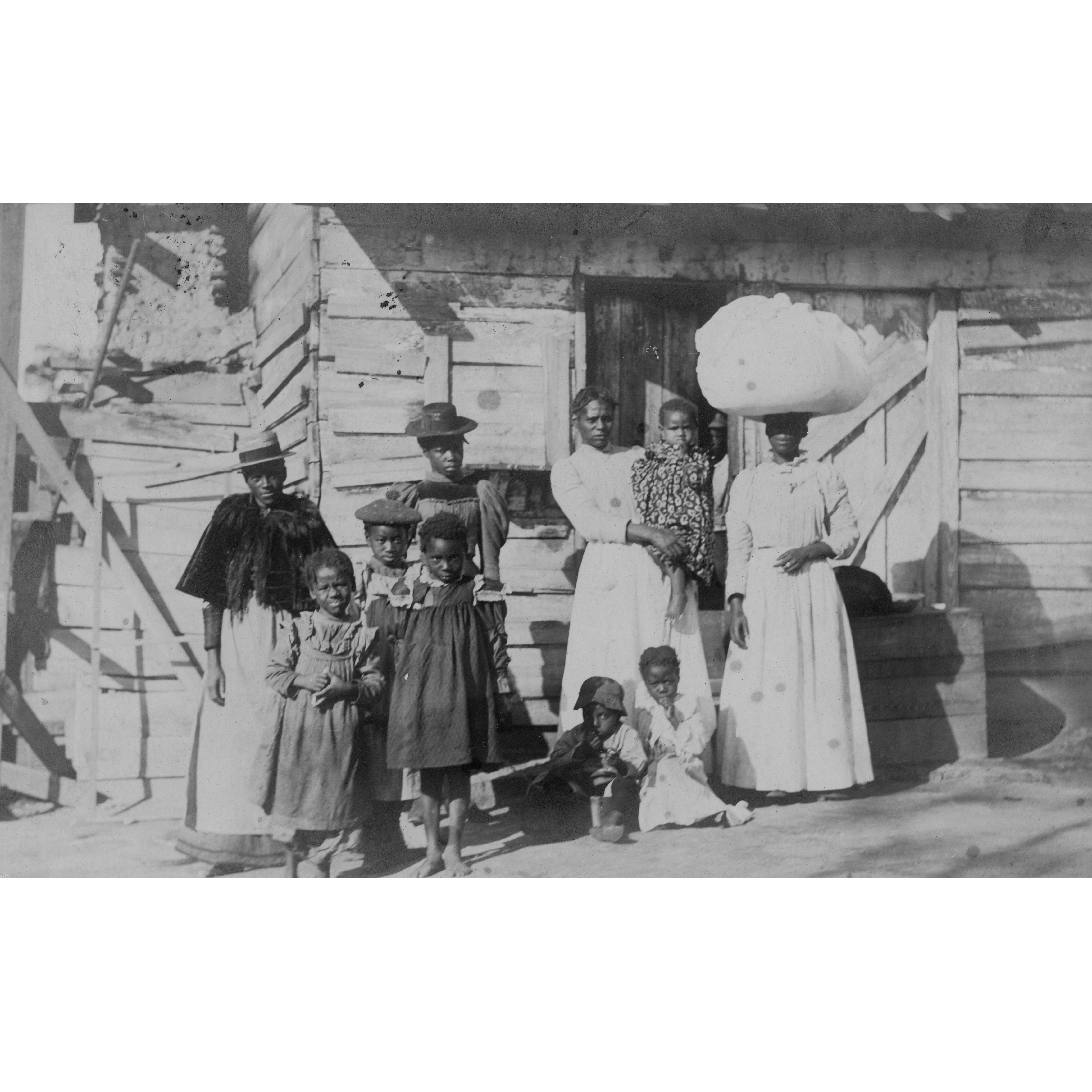 #TBT: 22 Vintage Photos of Black Families To Get You Ready For Your Next Family Reunion
