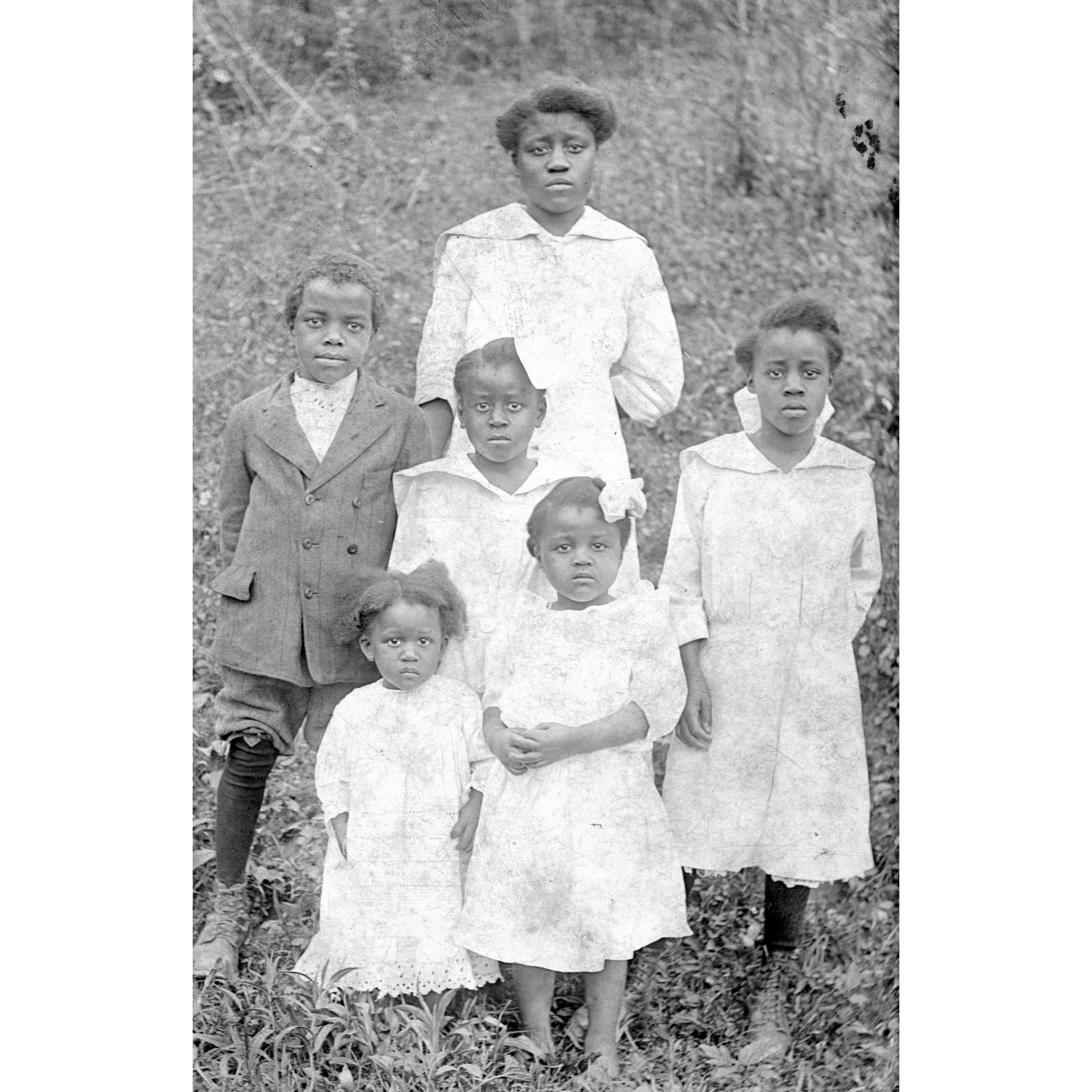 #TBT: 22 Vintage Photos of Black Families To Get You Ready For Your Next Family Reunion
