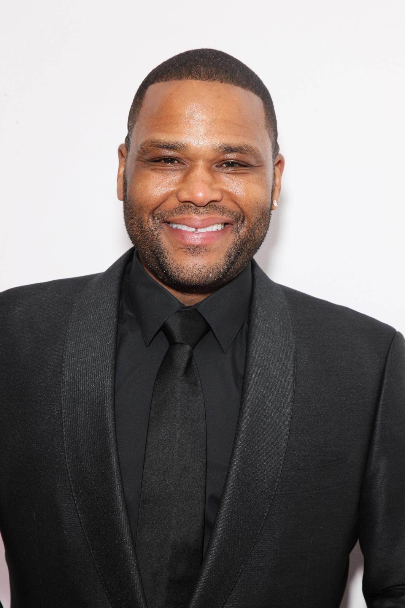 Awkward! Anthony Anderson Reveals His Mother Taught Him About Oral Sex
