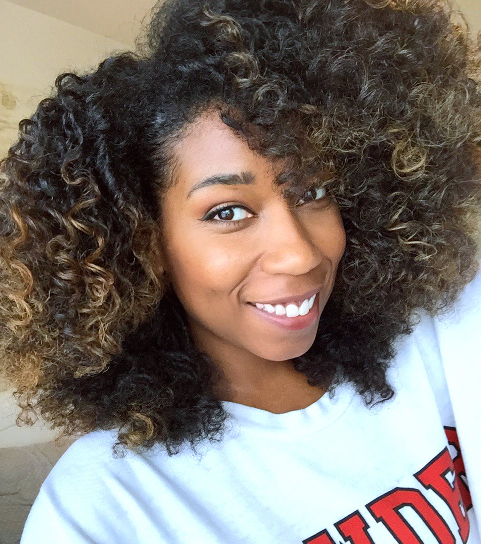 Natural Hair Blogger Tweets About Uncomfortable Experience in New Orleans Airport
