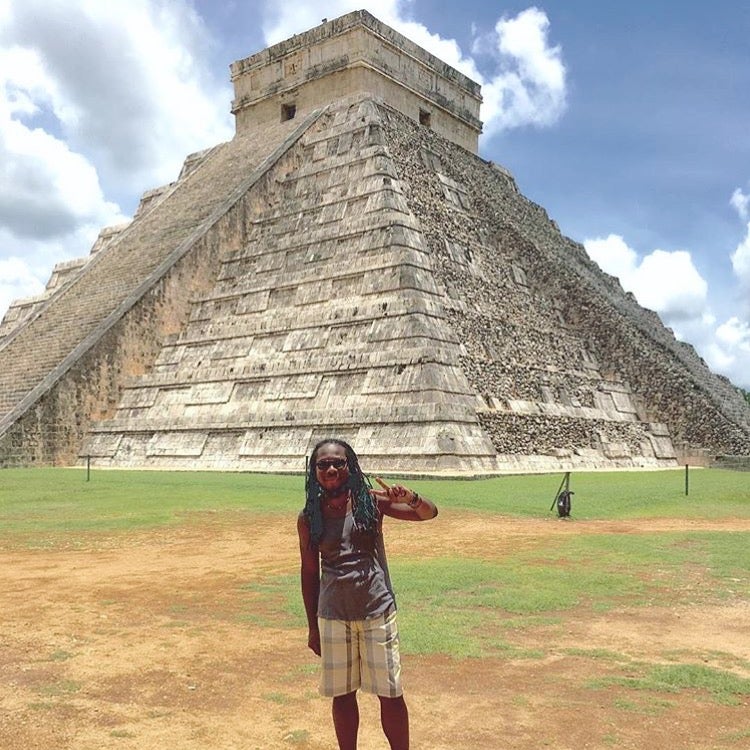 The 15 Best Black Travel Moments You Missed This Week: Sweet Kisses in South Africa
