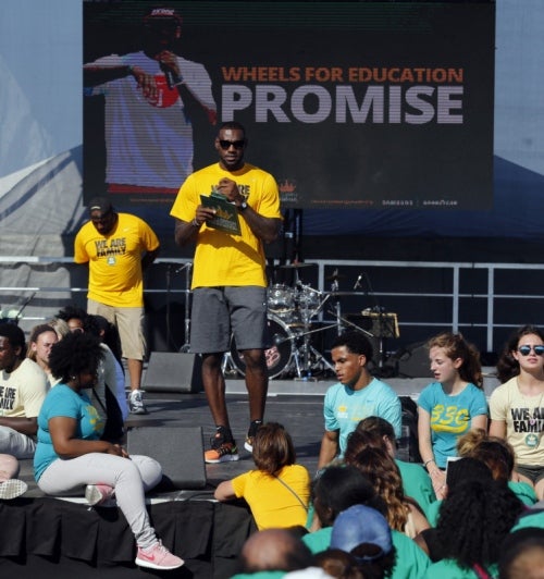 LeBron James Takes 5,000 Ohio Students and Their Families on Amusement Park Field Trip