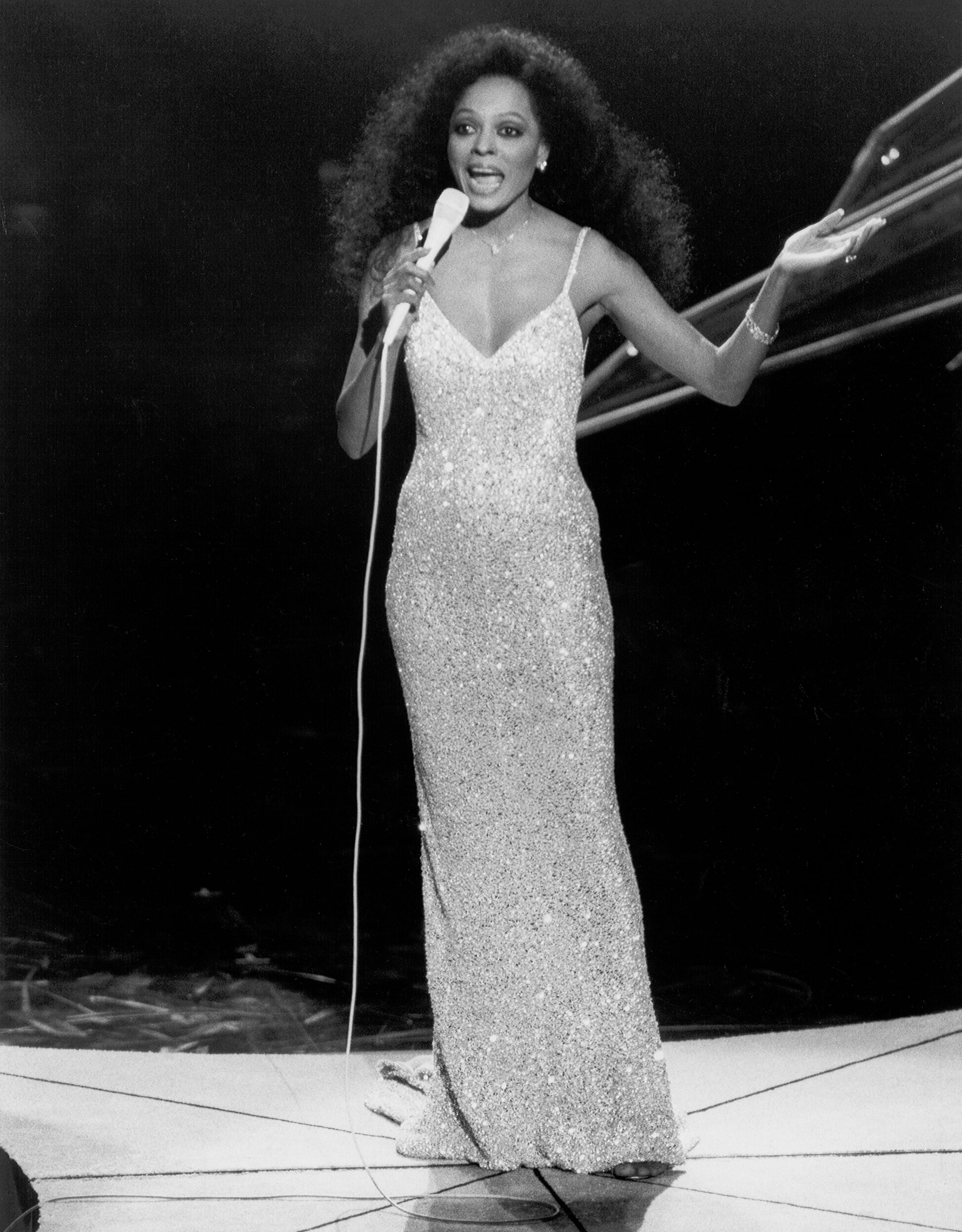 9 Throwback Diana Ross Outfits We'd Wear Right This Second
